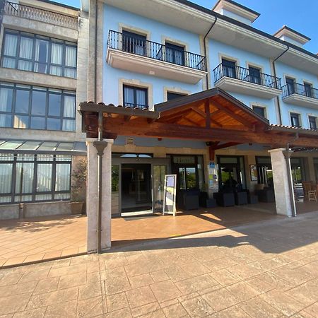 Hotel Cristina Noreña エクステリア 写真