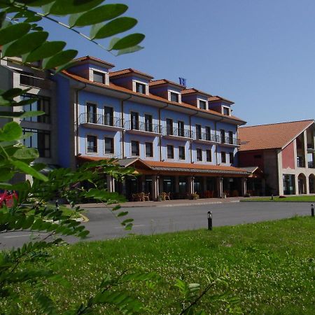 Hotel Cristina Noreña エクステリア 写真