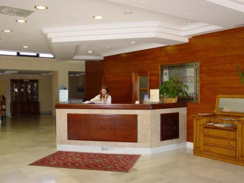 Hotel Cristina Noreña エクステリア 写真