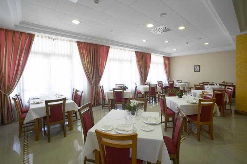 Hotel Cristina Noreña エクステリア 写真